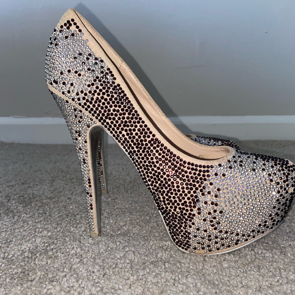Mutilcolored Jeweled Platform Pumps